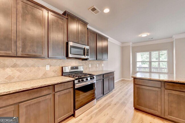 Building Photo - 648 Georgia Way