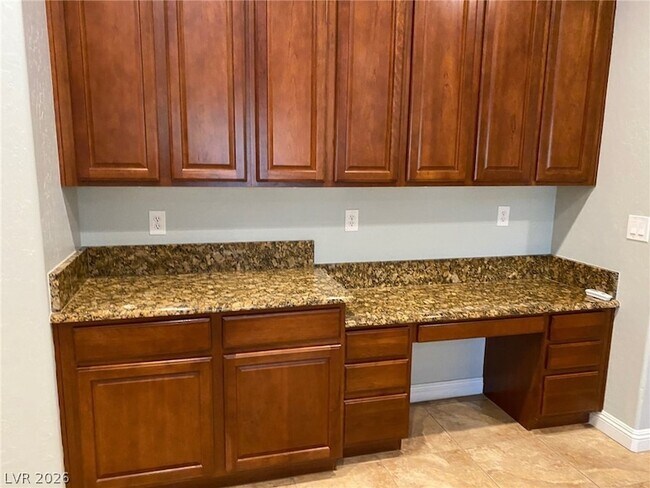 Building Photo - 8225 Broad Peak Dr