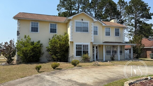 Building Photo - 1909 Stonehenge Dr