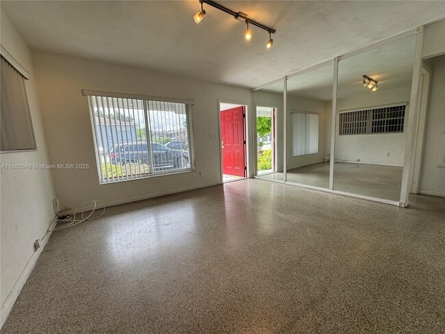 Building Photo - 2611 Johnson St