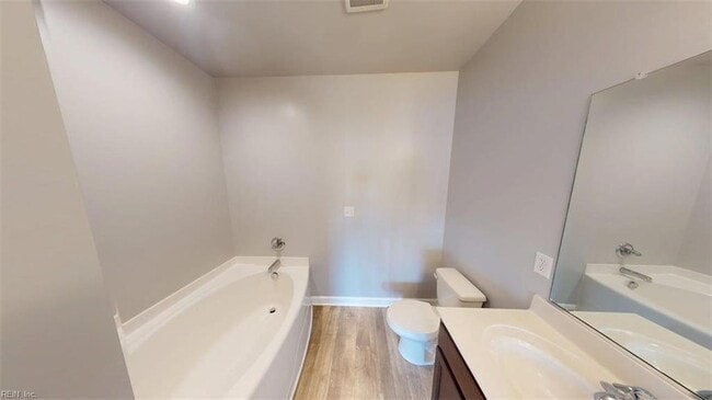 Building Photo - 5203 Lombard St