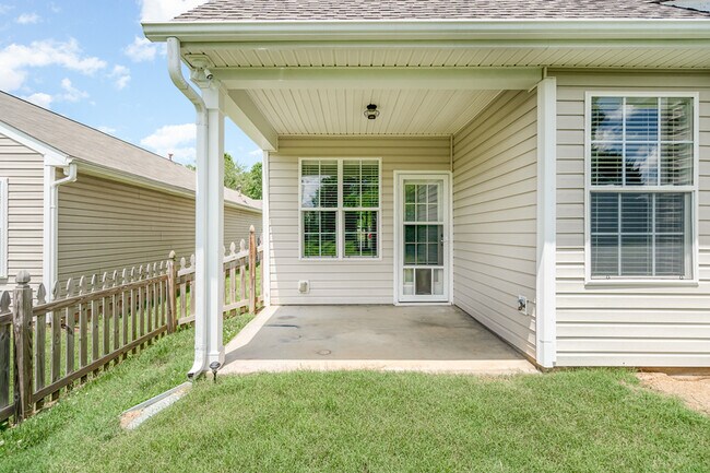 Building Photo - 251 Tradition Way