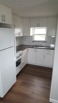 Building Photo - 1511 W Camplain Rd