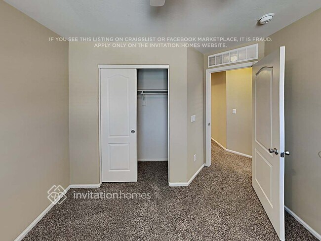 Building Photo - 865 S Pheasant Dr