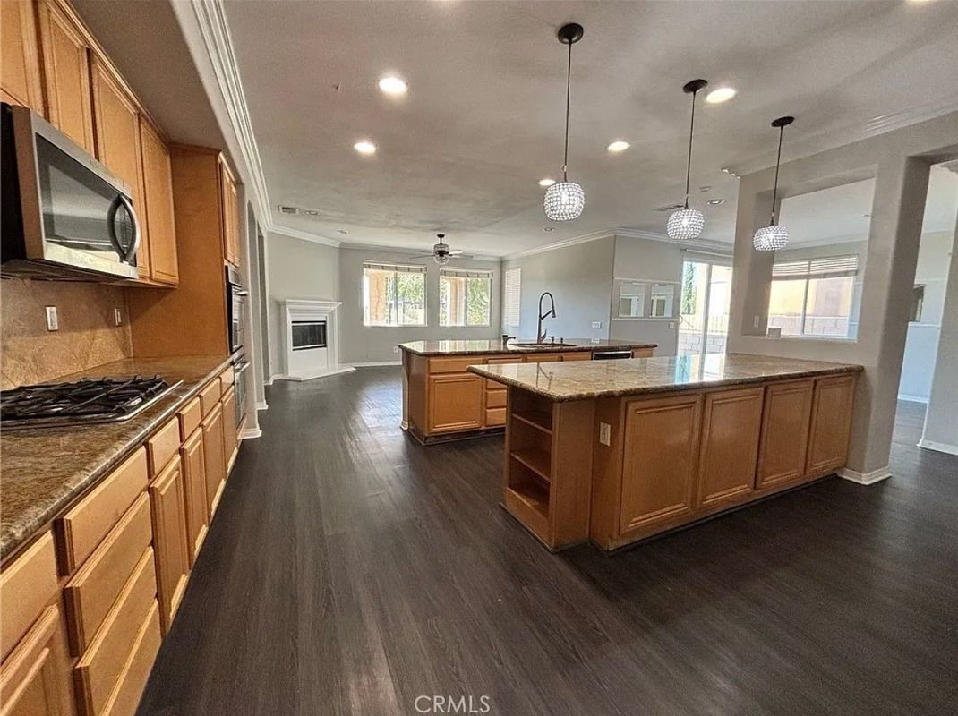 Building Photo - 3715 Club Rancho Dr