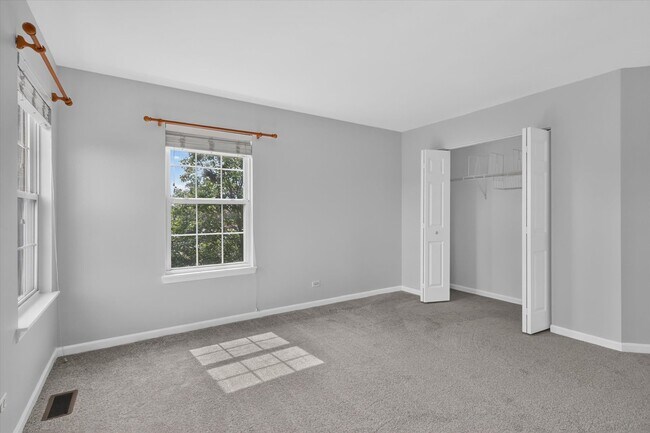 Building Photo - 533 Cherry Hill Ct