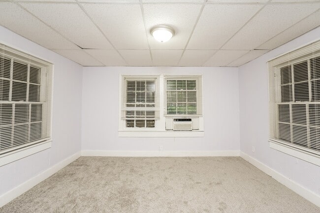 Building Photo - 117 6th Ave N