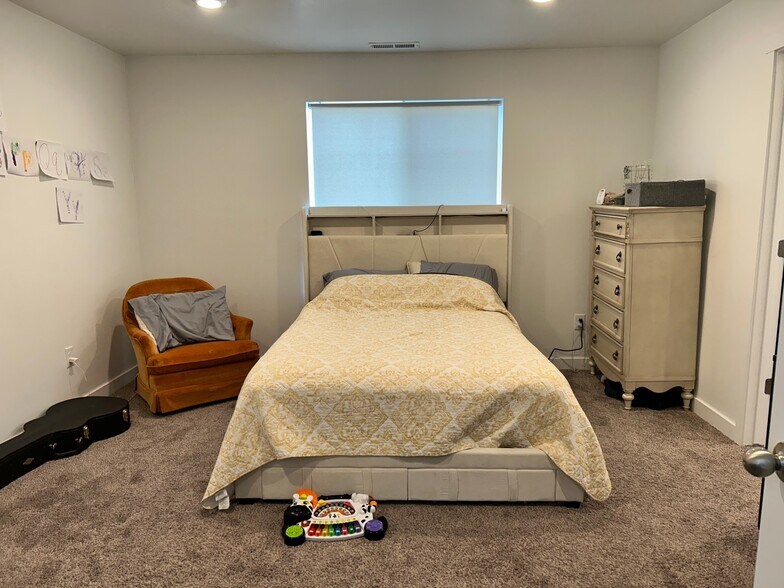 master bedroom - 492 N Trident Dr