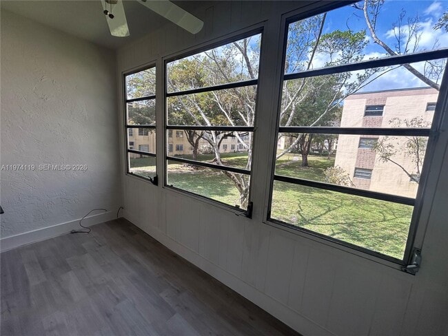 Building Photo - 301 Cambridge Rd