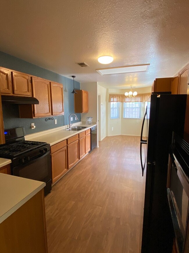 Building Photo - Rio Rancho 4/bd 2/ba 3/CG Views