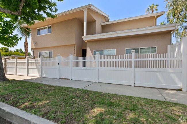 Building Photo - 15419 Valerio St