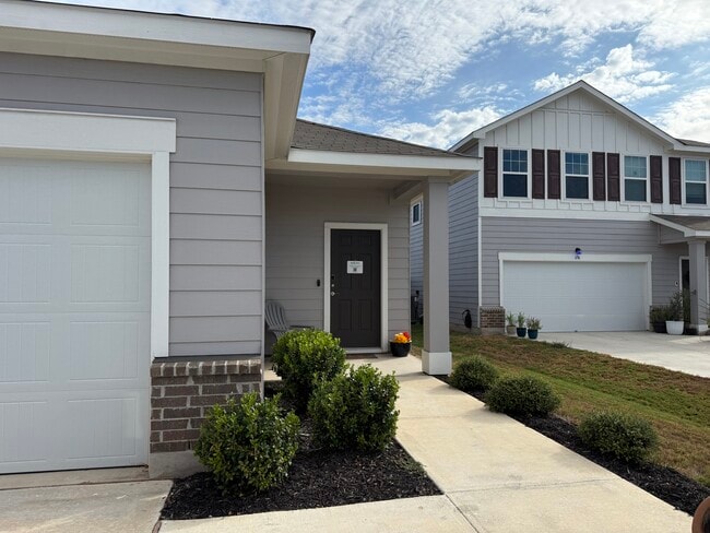 Building Photo - 195 Parkers Pond Path