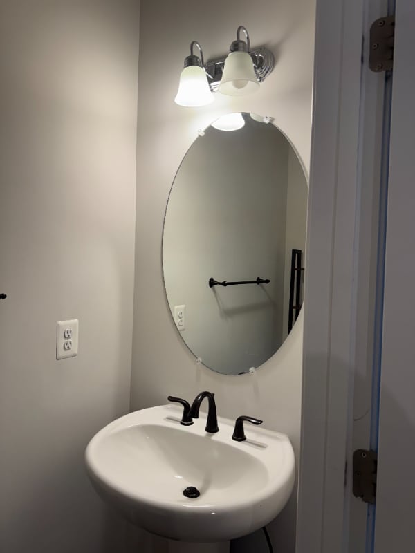 Building Photo - 16108 Coolidge Ave