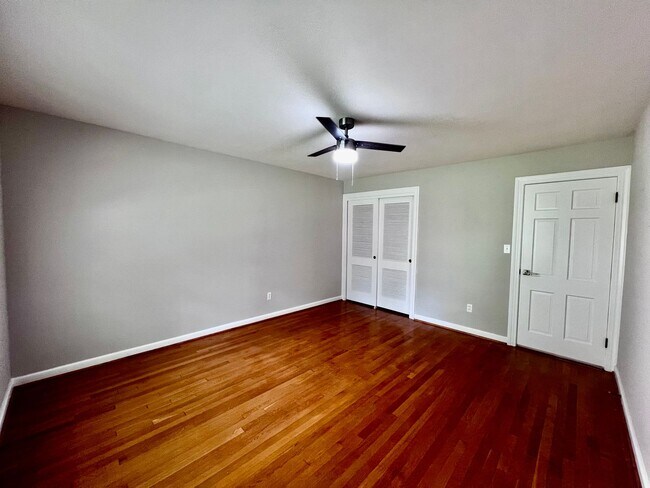 Building Photo - STUNNING home with fully finished BASEMENT!!!