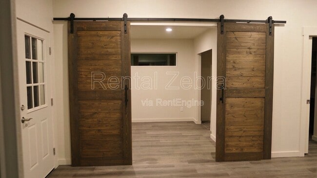 Building Photo - 374 SE Garner St