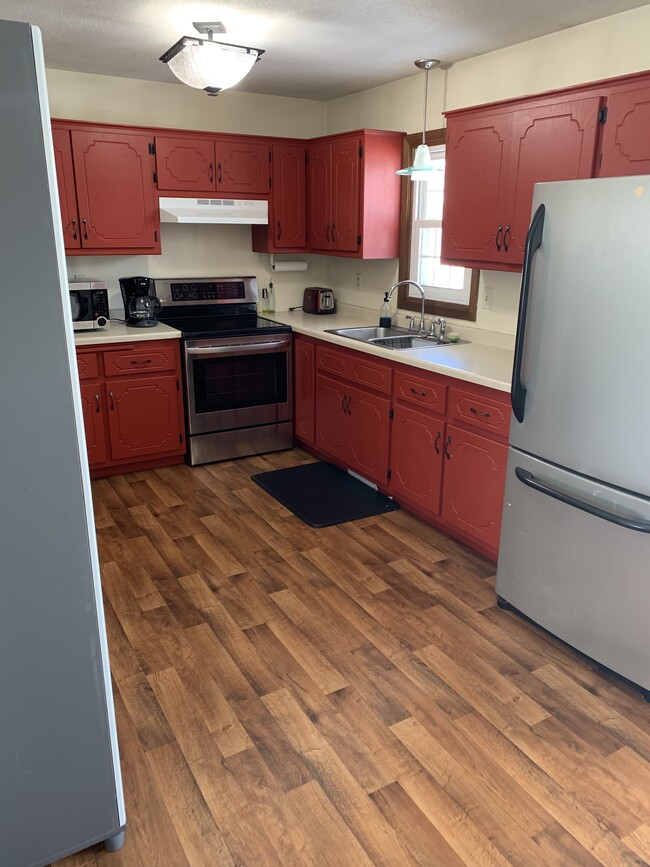Kitchen - 11656 54th St NE