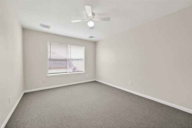 Building Photo - 7351 Parkland Manor Dr