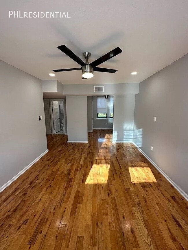 Building Photo - 7057 Cresheim Rd