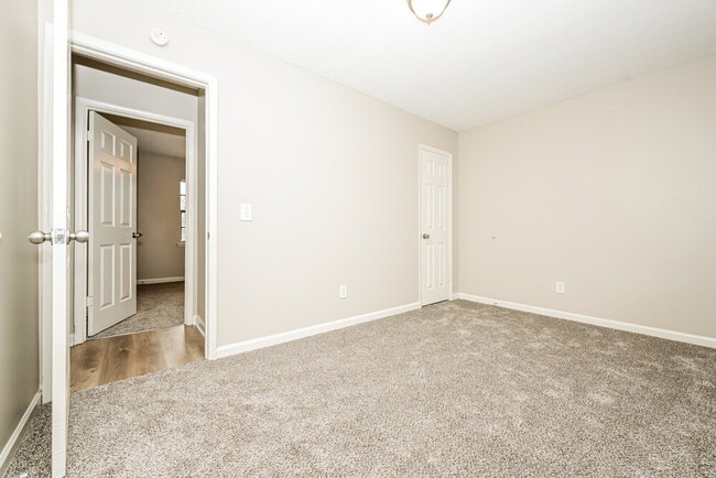 Building Photo - 107 Fairview Pl