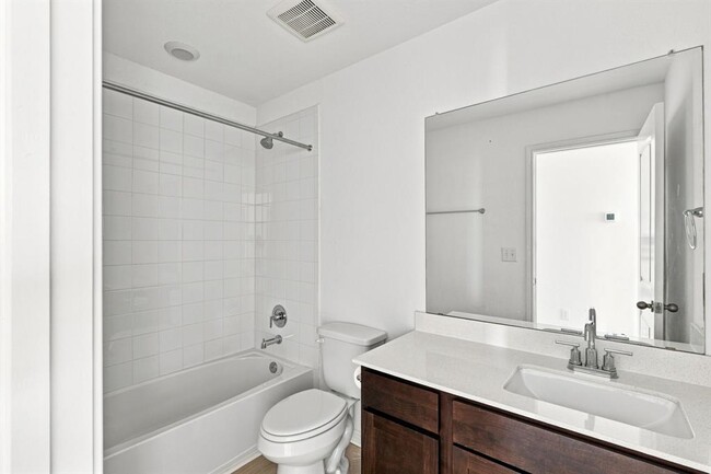Building Photo - 429 Brody Ln