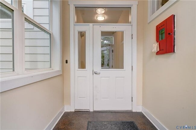 Building Photo - Luxury Downtown Condo with City Views | Newly Constructed | Utilities Included