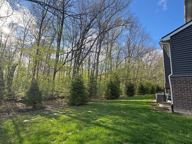 Building Photo - 2801 Willow Ct