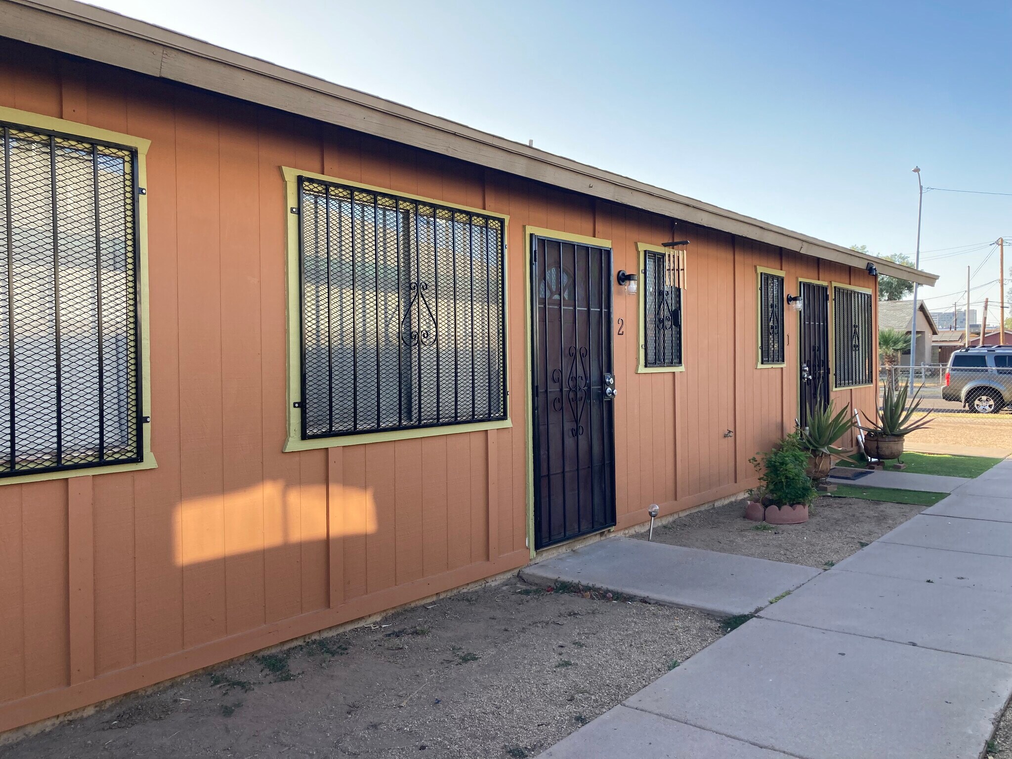 Building Photo - 1209 E Adams St