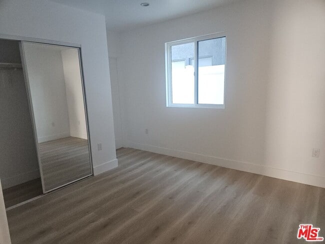 Building Photo - 3209 W 18th St