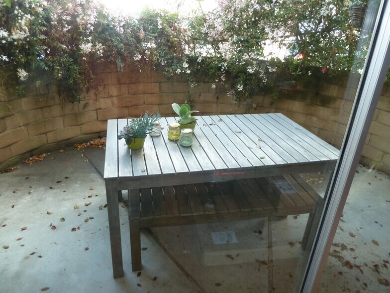 Front patio - 2020 Idaho Ave