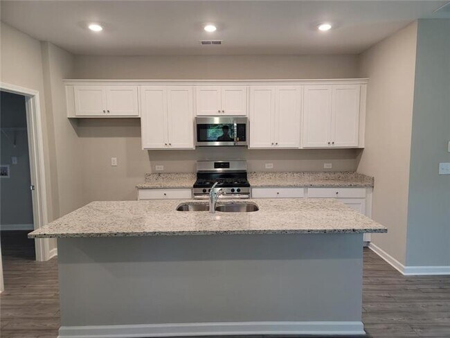 Building Photo - 140 Grey Falcon Ave