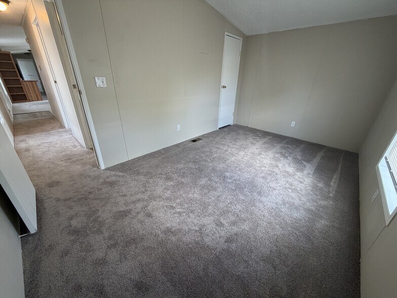 Building Photo - 38010 St Tropez Dr