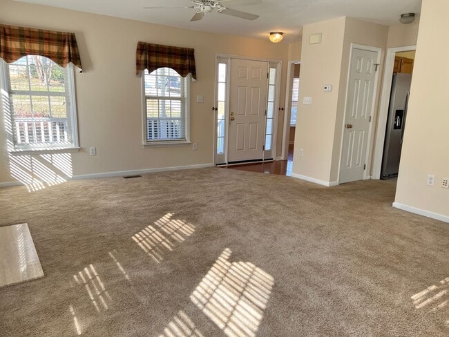 Building Photo - 3 Bedroom | 2.5 Bath Home in Holly Springs...