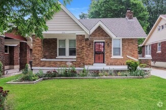Building Photo - 898 N Evergreen St