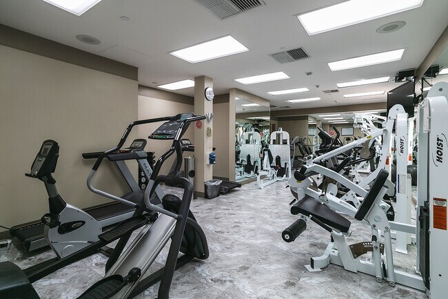 Gym - 10430 Wilshire Blvd