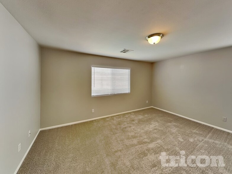 Building Photo - 5890 Autumn Harvest Ave