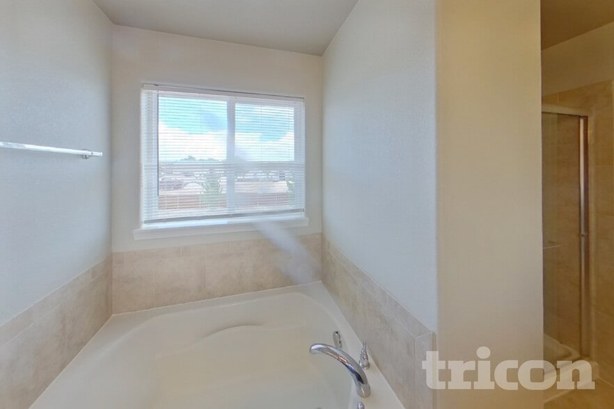 Building Photo - 7282 Thorn Brush Way
