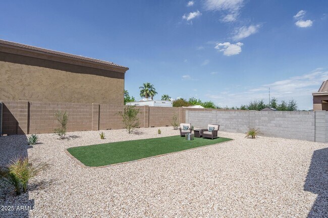 Building Photo - 17072 W Alice Ave