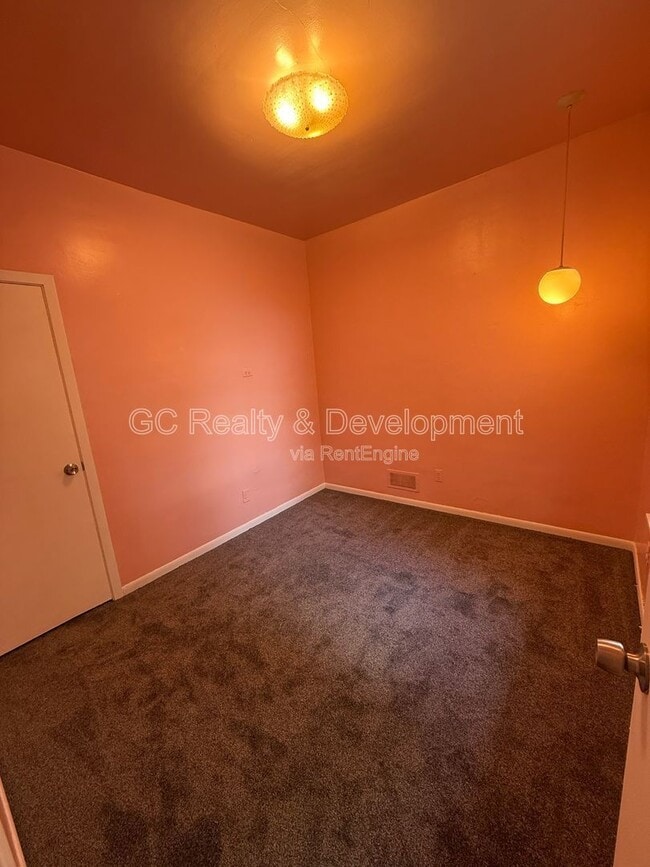 Building Photo - 2304 N Monitor Ave