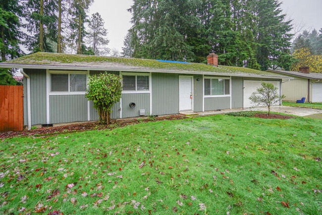 Building Photo - 13817 NE 35th Cir