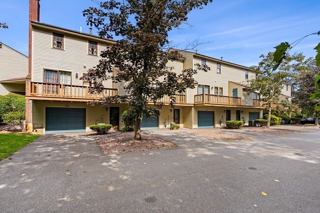 Building Photo - 290 Apache Way