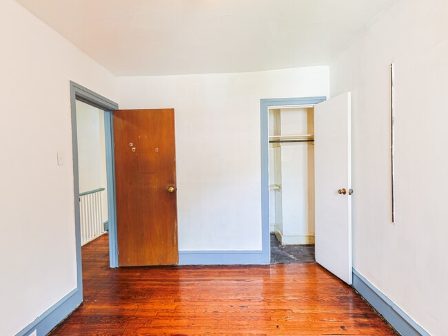 Building Photo - 3359 Tyson Ave