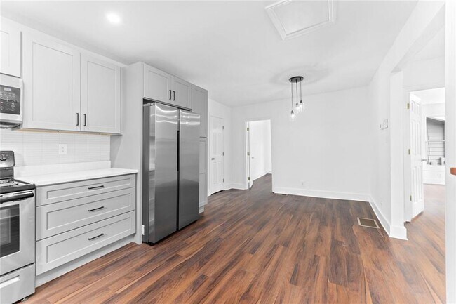 Building Photo - 487 Pasley Ave SE