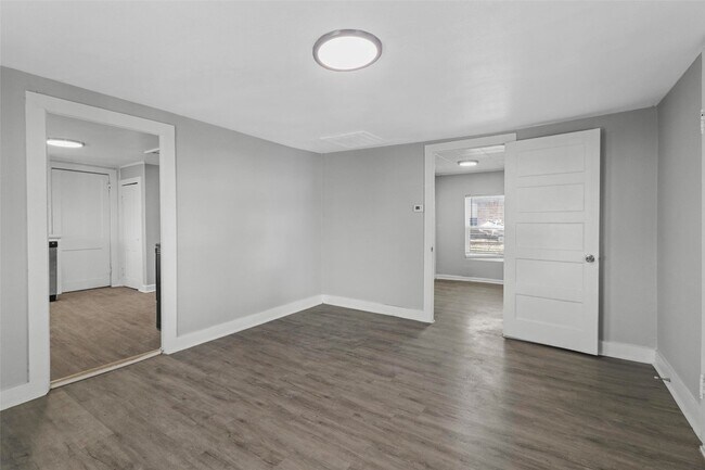 Building Photo - 920 Dubois St