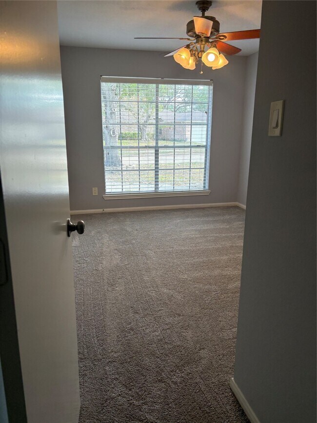 Building Photo - 19843 Packwood Dr