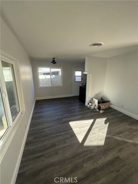 Building Photo - 2006 S Halladay St