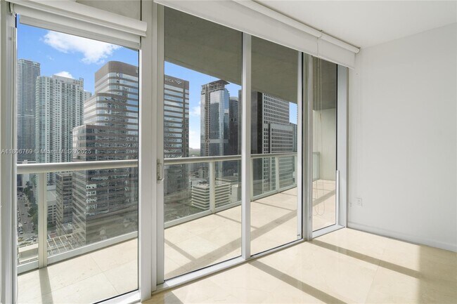 Building Photo - 495 Brickell Ave