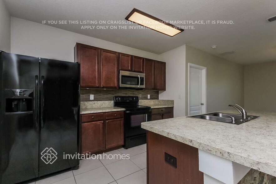 Building Photo - 3023 Sangria St