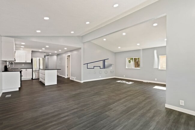 Building Photo - Updated Ogden 4 Bedroom 2 Bathroom Home Av...