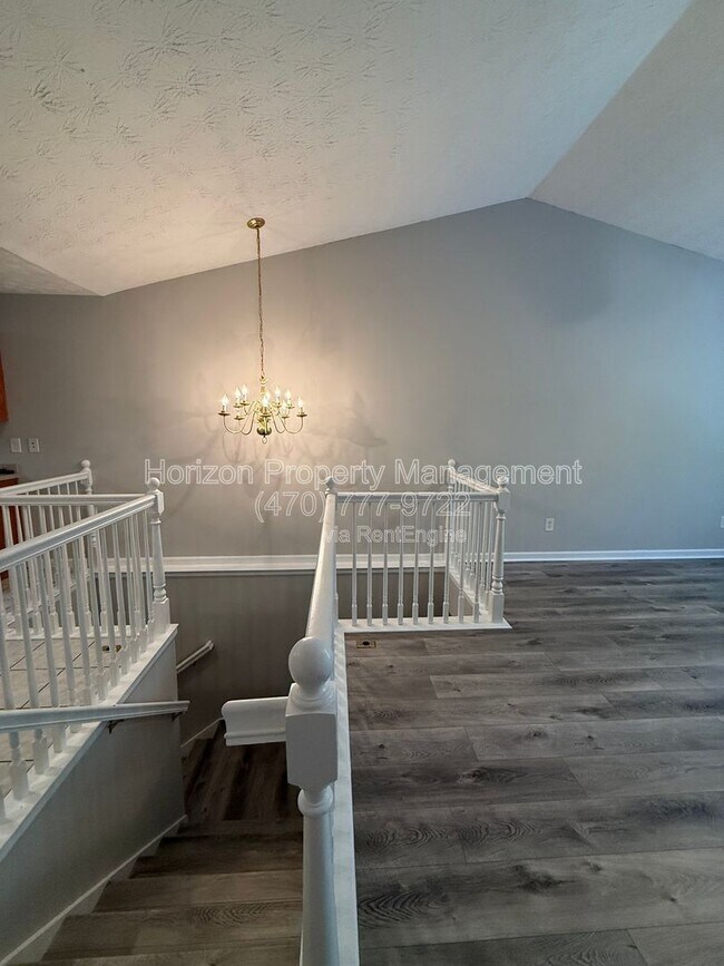 Building Photo - 4005 Hidden Hollow Dr