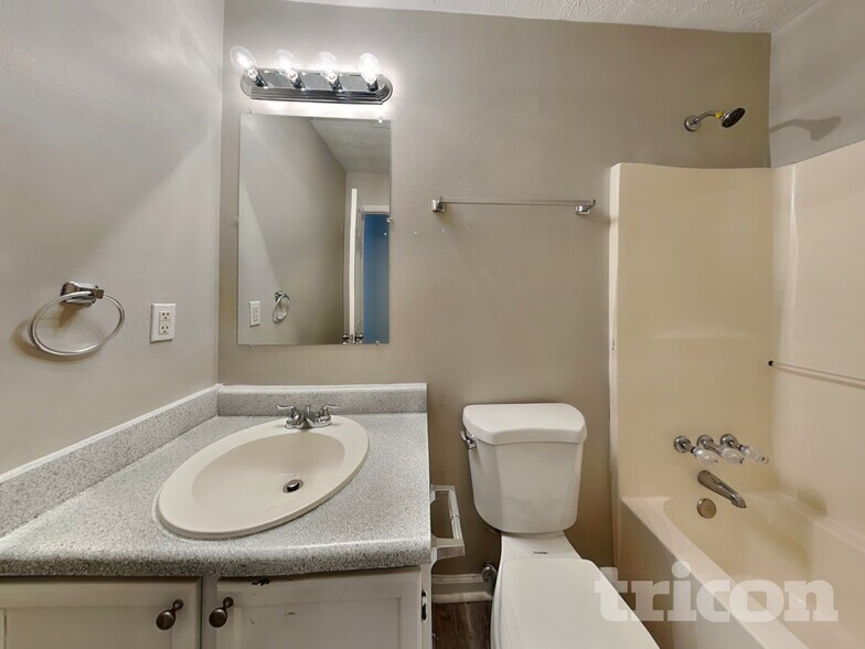 Building Photo - 8583 Misty Creek Cir